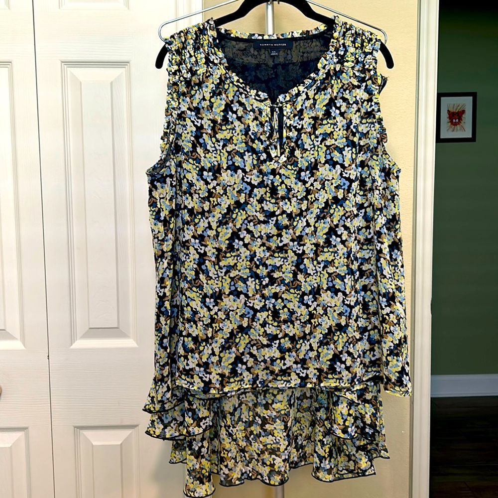Gorgeous Summery Tommy Hilfiger Skirt Set Size L (12)
